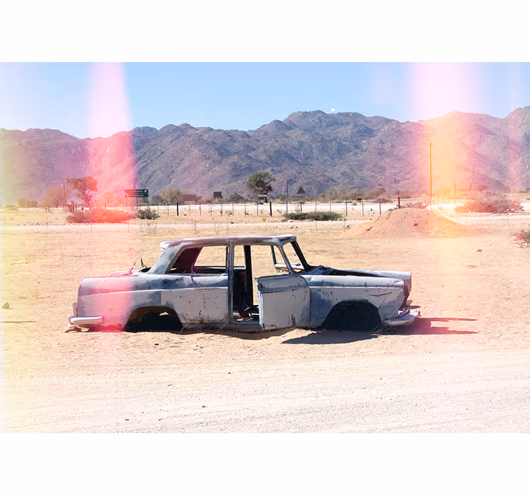 Persiana enrollable salón coche abandonado en desierto - TenVinilo