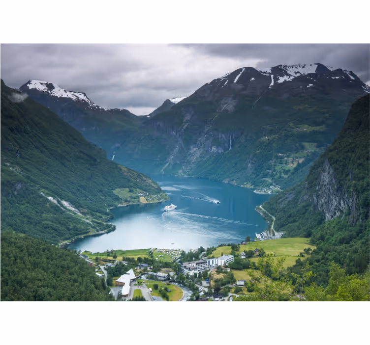Fotomural ciudad Geirangerfjord noruega - TenVinilo