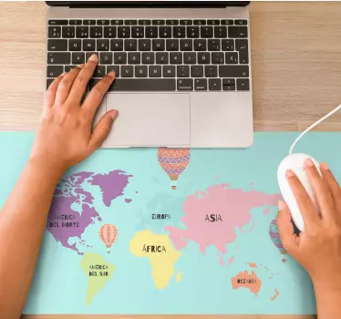 Mouse pad mapamundi diseño nórdico con globos aerostáticos. - TenVinilo