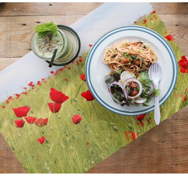 Mantel individual moderno Rosas rojas en un campo verde - TenVinilo