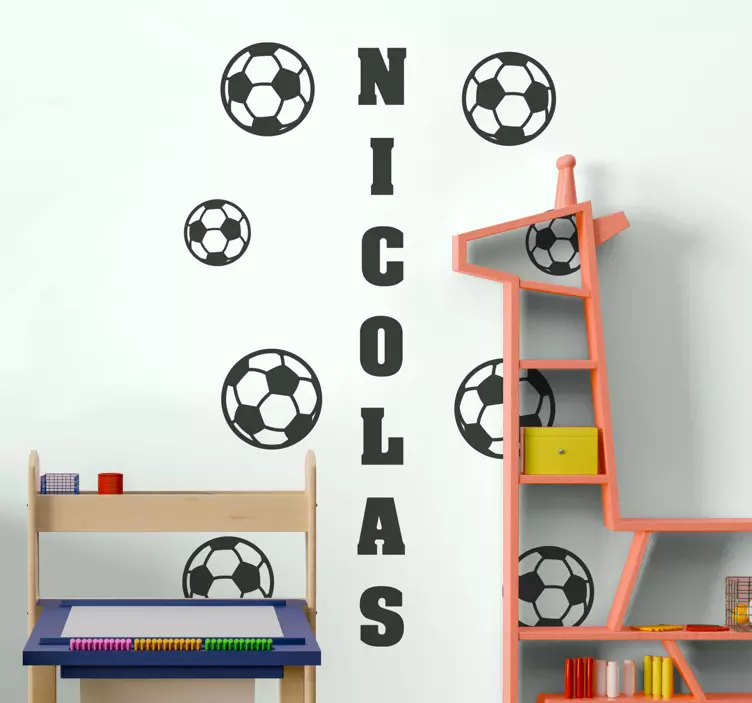 Vinilo con balones de futbol personalizables - TenVinilo