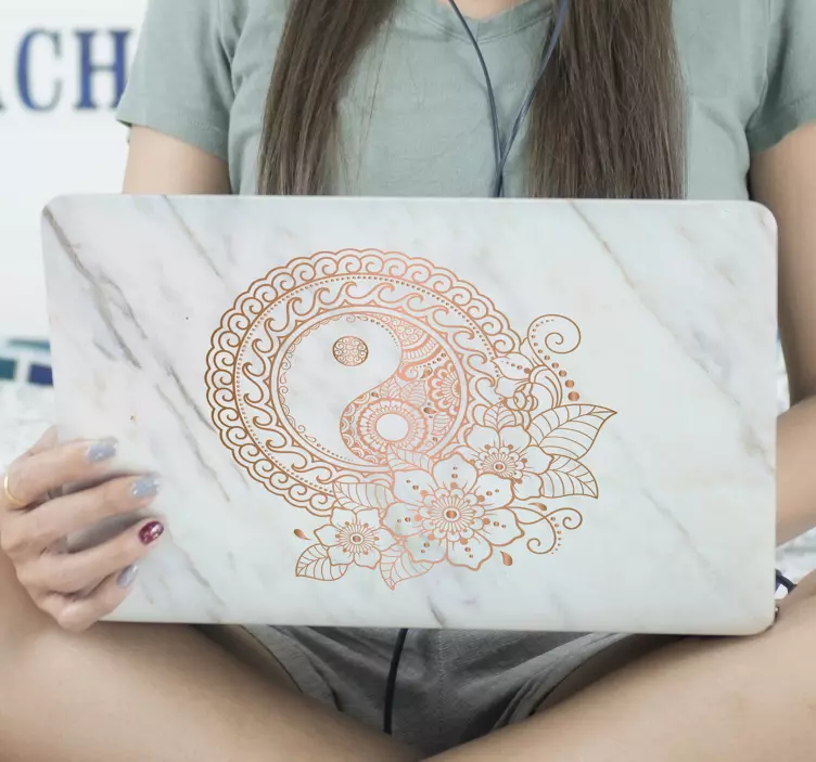 Vinilo para portátiles mandala efecto mármol - TenVinilo