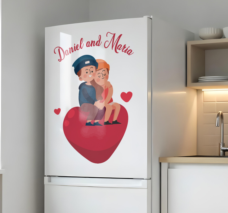 Vinilo para refrigerador pareja enamorada con sus nombres - TenVinilo