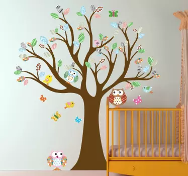 Vinilo infantil árbol del bosque colorido - TenVinilo