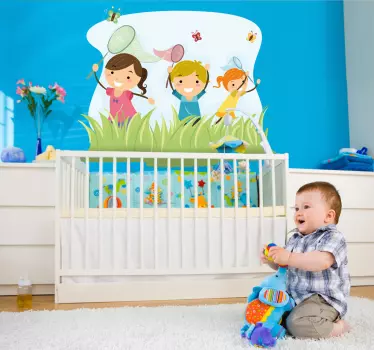 Vinilo infantil niños caza mariposas - TenVinilo