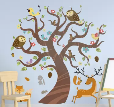 Vinilo para bebés de animales en árbol invierno - TenVinilo