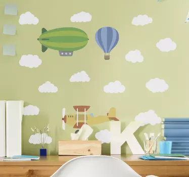 Vinilo pared infantil avión y globo de aire caliente - TenVinilo