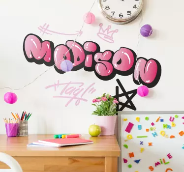 Vinilo pared infantil nombre de grafiti rosa - TenVinilo