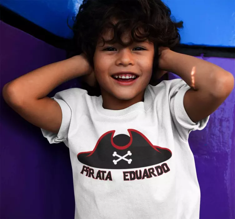 Camiseta infantil sombrero pirata con nombre - TenVinilo