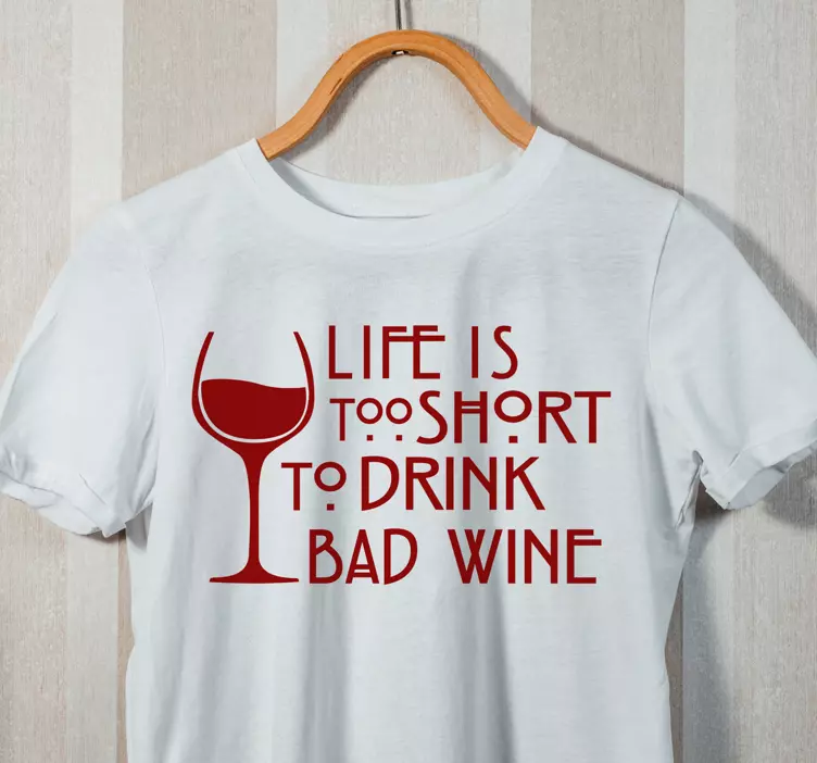 Camiseta con texto personalizado vino tinto - TenVinilo