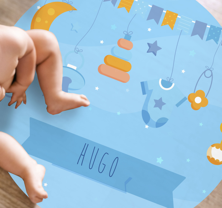 Alfombra vinílica con nombre objetos de bebé - TenVinilo