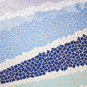 Alfombra vinílica baño azulejos irregulares pequeños azules - TenVinilo